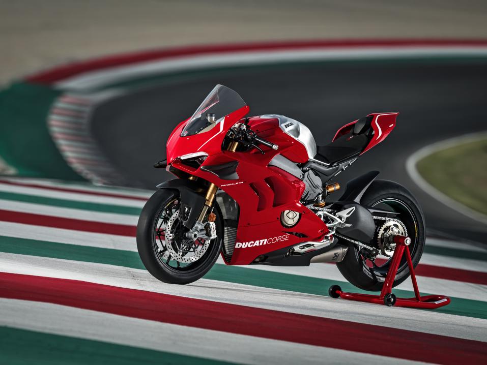 Ducati Panigale V4 R. Ducatin tehokkain pyörä koskaan.