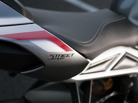 Uusi vuosimallin 2020 Triumph Street Triple RS.