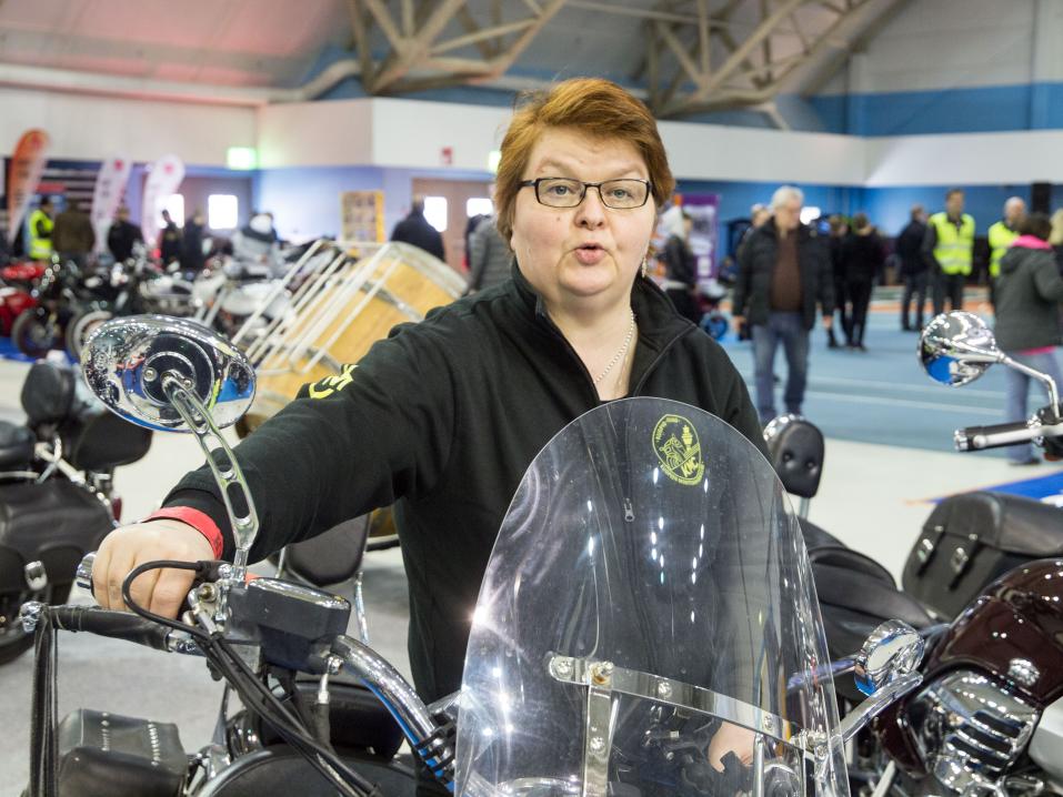 'Parasta moottoripyöräilyssä on reissuhommat', Aili Hiltunen kertoo.