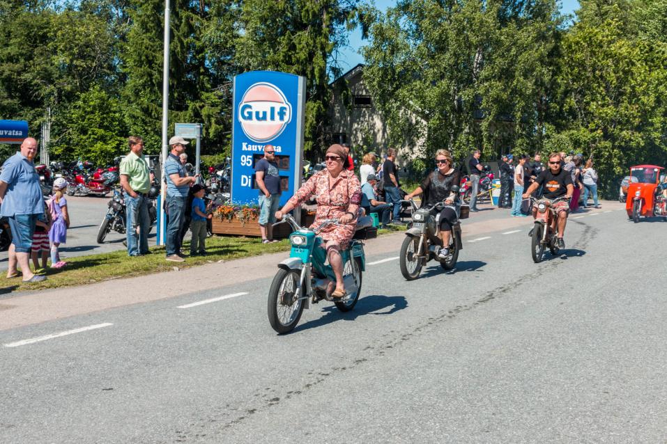 Kuvituskuva, ei liity juttuun: Kauvatsan mopokokoontuminen on mopedien juhlaa. Kuva: Antti-Jukka Tuomela. Kuva vuodleta 2017.