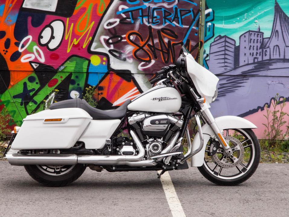 Harley-Davidson Street Glide uudella 107-kuutiotuumaisella Milwaukee 8 -moottorilla.