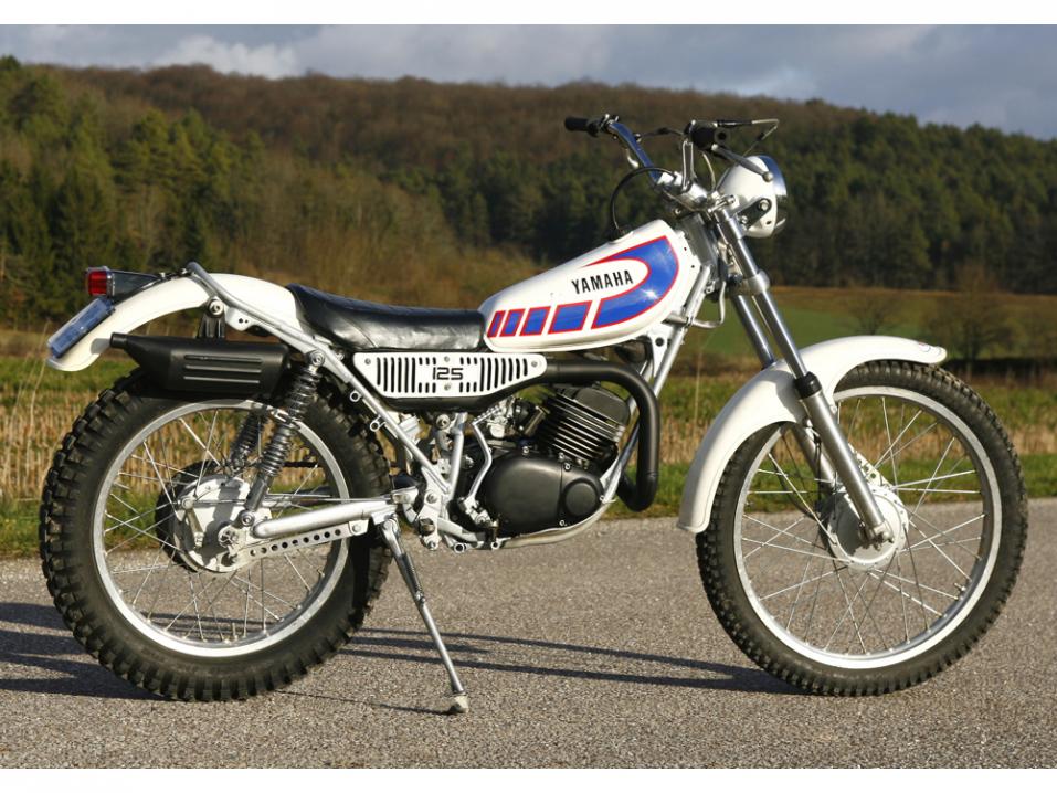 Kuvassa vuosimallin 1977 Yamaha 125 TY. Kuva Bertrand Thiebault by Wikimedia Commons.