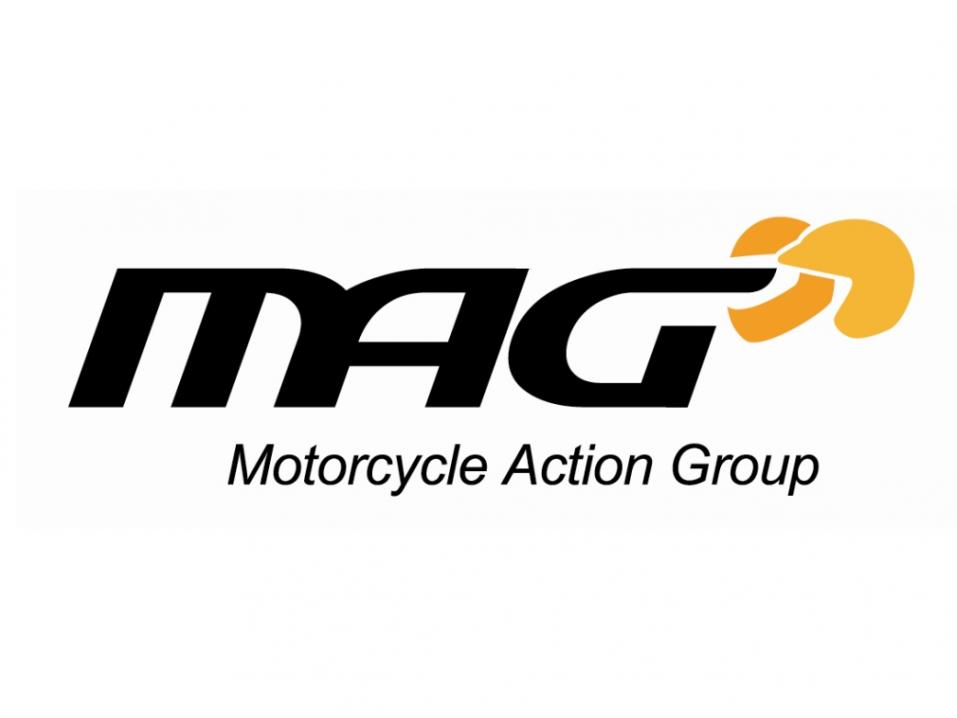 Englantilaisen Motorcycle Action Groupin MAG:n logo.