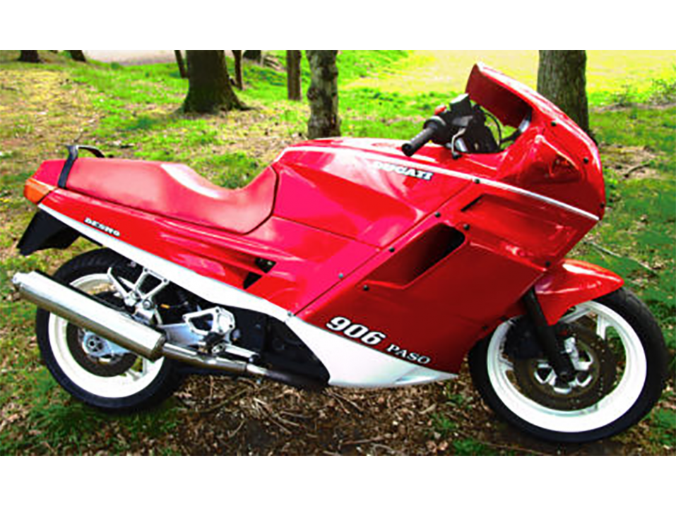 Ferrarin lahjoittama, Nigel Mansellille kuulunut vuosimallin 1989 Ducati Paso 906.
