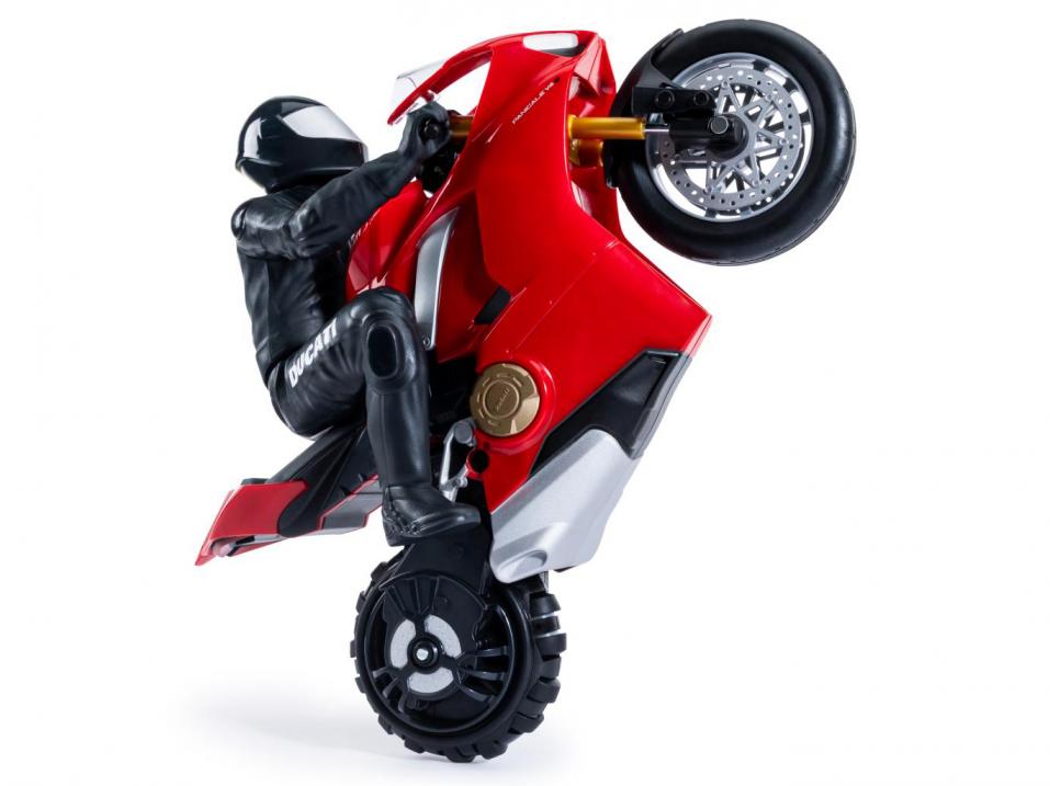 Spinmaster Upriser Ducati Panigale V4 S RC - ja yhden napinpainalluksen takana oleva Wheelie.