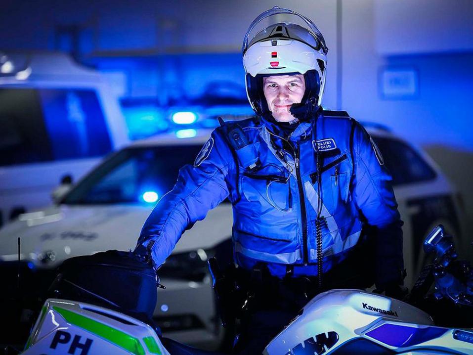 Vuoden poliisi 2021: moottoripyöräpoliisi Teppo Rainio.