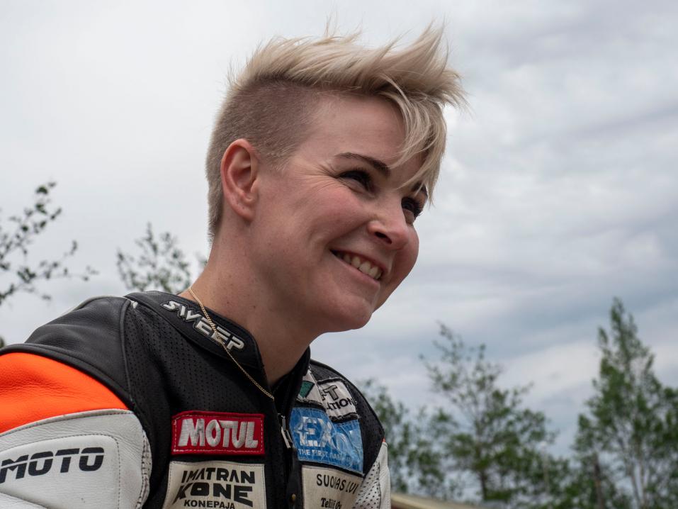 Ratamoottoripyöräilijä Kirsi Kainulaisen toipuminen on sujunut ennätysajassa.