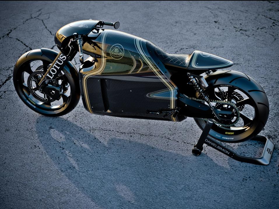 Lotus Motorcycles C-01, Englannin kisavärityksessä. Designed by Daniel Simon.