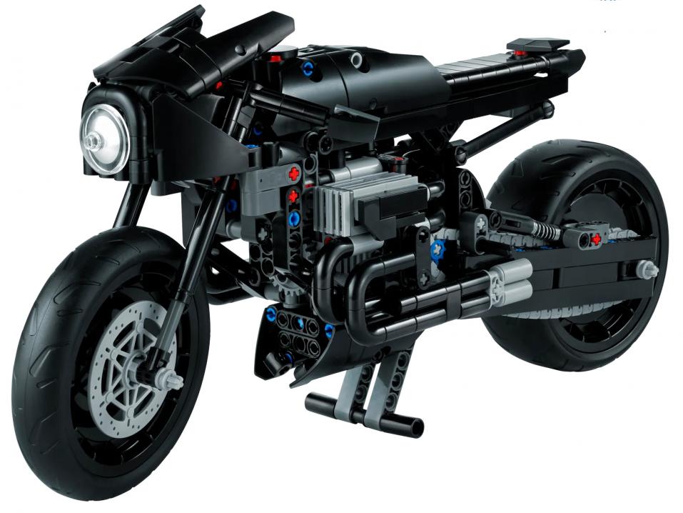 Lepakkomiehen vuoden 2022 Batman-elokuvassa käyttämän Batcycle-moottoripyörän tekniikkalego.
