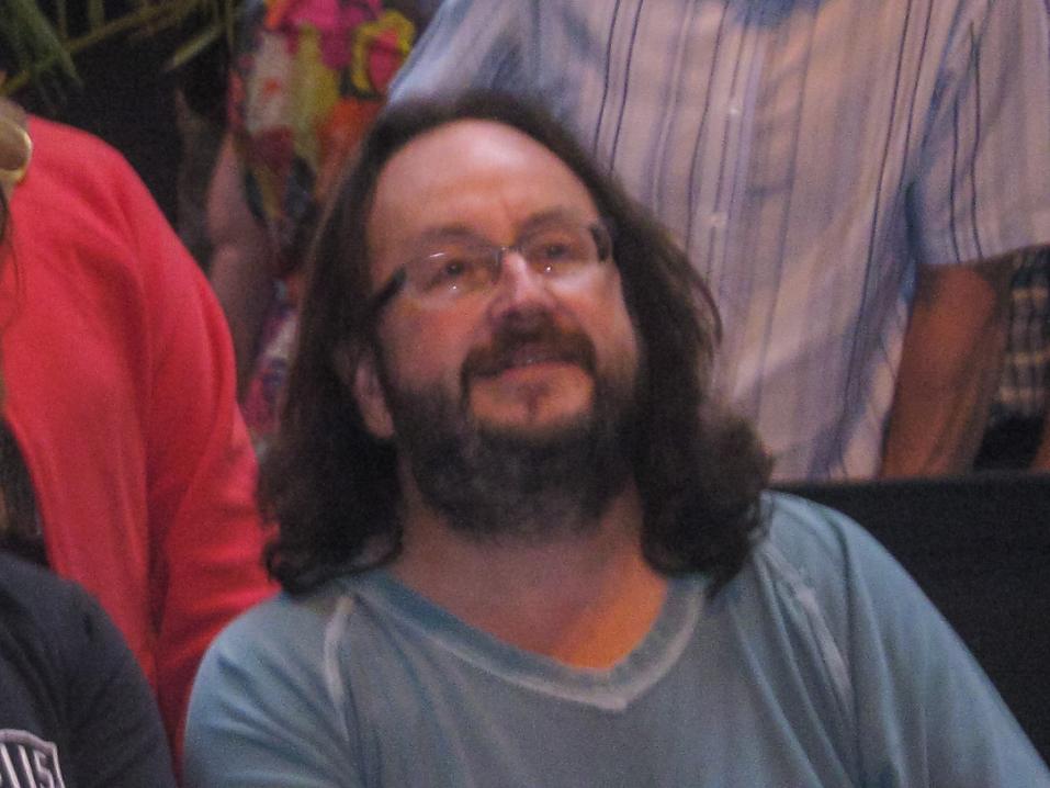 Hairy Bikers -kokkiduon Dave Myers poistui autuaammmille kokkaus- ja prätkäilymaille. Kuva: 2010 Jo Marshall, Wikimedia Commons.