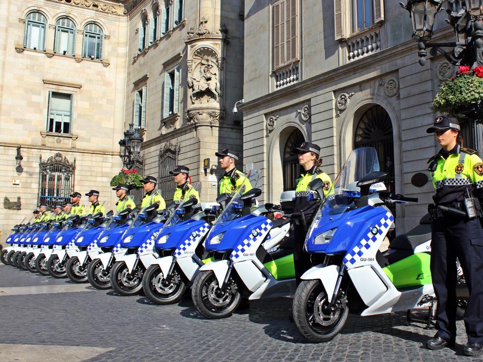 BMW Motorradin Barcelonan poliisille toimittama sähköskootterierä.