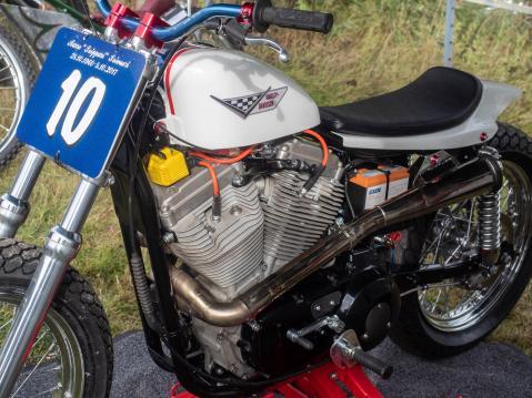 Aarre Soivuoren muistolle omistettu Harley-Davidson XB1200FT.