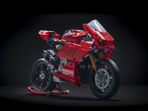 Ducati V4 R tekniikka-Lego.