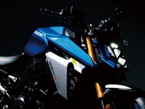 Vuosimallin 2021 Suzuki GSX-S1000.