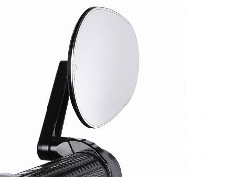 MotoGadgetin lasiton peili on upea. Kiinnitysvarsia ja peilin malleja on erilaisia.