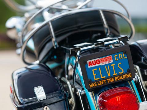 Rockin Kuninkaalle, Elvis Aaron Presleylle, kuulunut 1976 Harley-Davidson 1200 FLH.