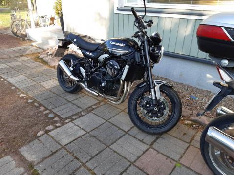 Antti: 'Kawasaki Z900RS lämpeämässä ja valmiina lähtemään töihin.'