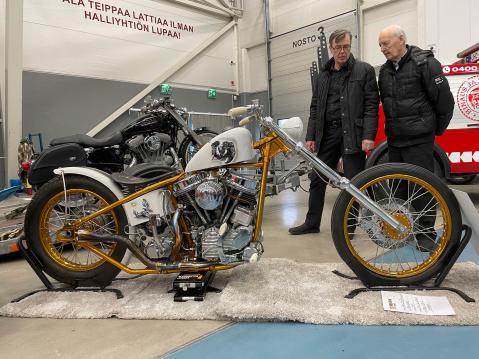 Harley-Davidson Panhed vm.-51 Omistaja: Timo Lintala, Upi's Garagen rakentama.
