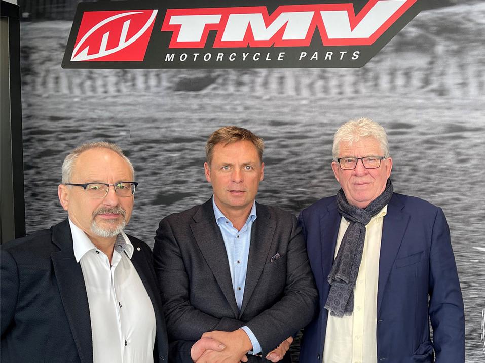 Kuvassa vasemmalta oikealle: Herman Zijerveld, TMV:n toimitusjohtaja, Jarkko Ämmälä, Duellin toimitusjohtaja ja Klaas Biermann, TMV:n entinen omistaja.
