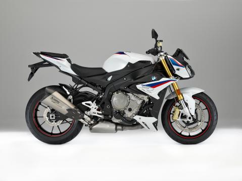 BMW S 1000 R vuosimallia 2017