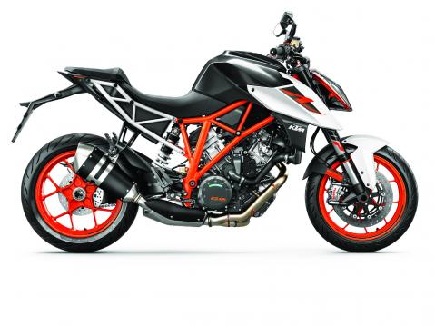 KTM Super Duke 1290 R vuosimallia 2017.