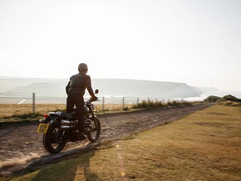 Triumph Street Scrambler 2017 - sopii myös pienemmille teille.