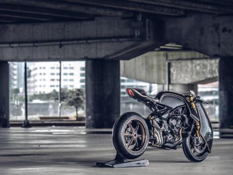 Rough Craftsin suunnittelijan Winston Yehin MV Agusta Brutale 800 RR Ballistic Trident.