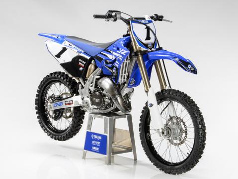 Yamaha YZ125 vuosimallia 2017.