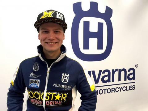 Ilme kertoo kaiken. Ei kuka tahansa pääse edustamaan Rockstar Energy Husqvarna Factory Racing -tiimin värejä. Kuva: Husqvarna Tiedotus.