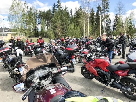41. Hymyilevän Motoristin kevätpäivää - sää oli todella suosiollinen.