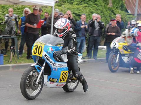 Marco Lucchinelli ajaa Imatralla Suzuki RG 500-pyörällä.