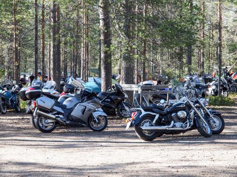 Pyöriä, kuten motoristejakin oli paikalla kunnioitettavasti.