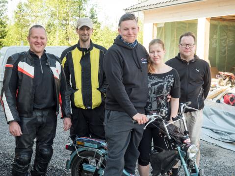 Vasemmalta Tomi Ropponen, Topi Rautjoki, Roni Alho, Miia Hammar sekä Timo Rouvali.