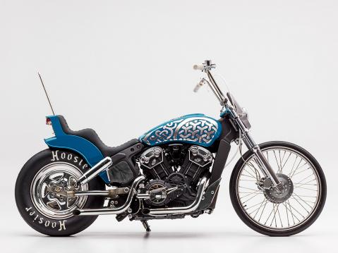 Christian Newmanin rakentama Indian Scout Bobber