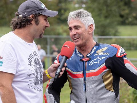 Mick Doohan haastateltavana. Glemseck 101 2018