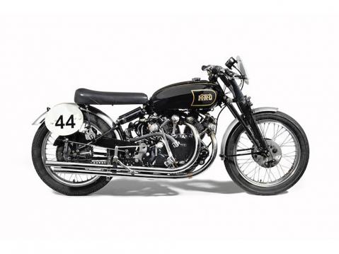 Vuosimallin 1949 Vincent 998 cc Black Lightning Series-B. Hinta-arvio 340 000 - 420 000 euroa.