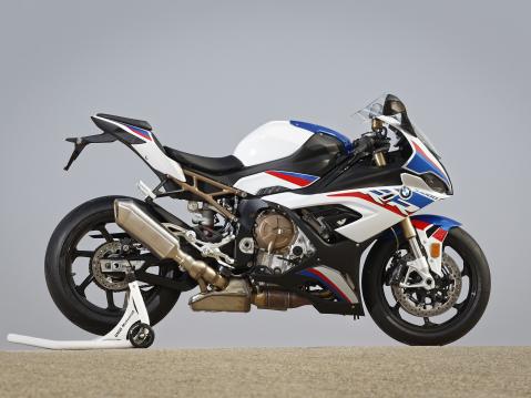 Uusi vuosimallin 2019 BMW S 1000 RR.