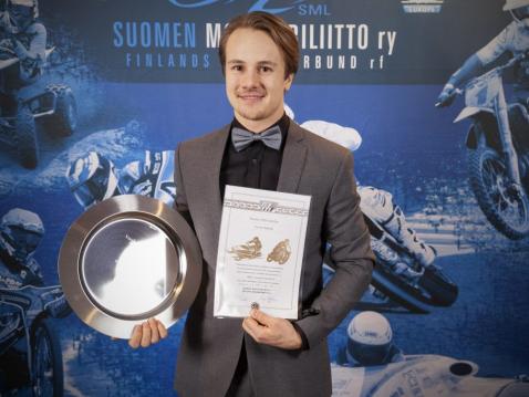 Suomen Moottoriliitto valitsi Vuoden 2018 Tulokkaaksi Vertti Takalan. Kuva: Tero Vuorinen.