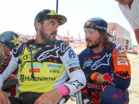 Husqvarnan Pablo Quintanilla, kokonaiskisan nelonen ja Toby Price.