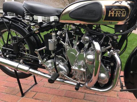 1938 Vincent HRD series-A. Onhan se kuin karamelli.