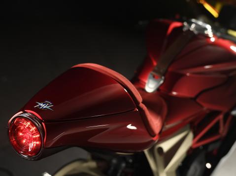 MV Agusta Superveloce 800 -konsepti. Tulossa tuotantoon 2020.