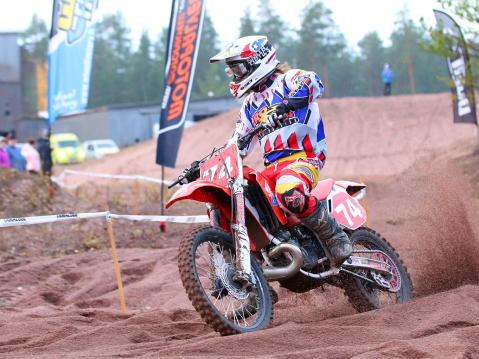 Toni Paakkinen.