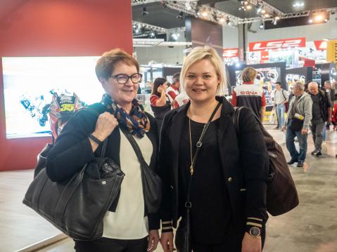 Aino ja Monna Raatikainen olivat etsimässä ideoita EICMA:sta.