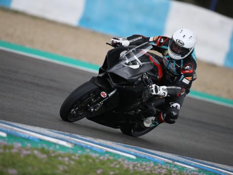 Michael Dunlop vauhdissa. Kuva: Double Red Photography.