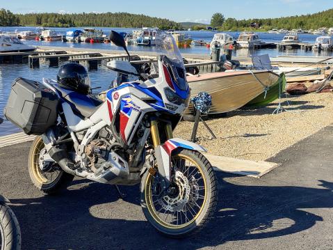 Africa Twin Ivalon Veskoniemessä.