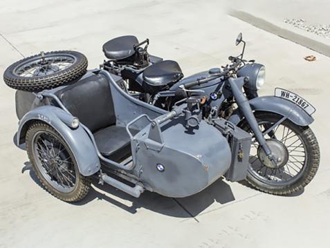 Sivuvaunullinen sotahevonen 1940 BMW R12.