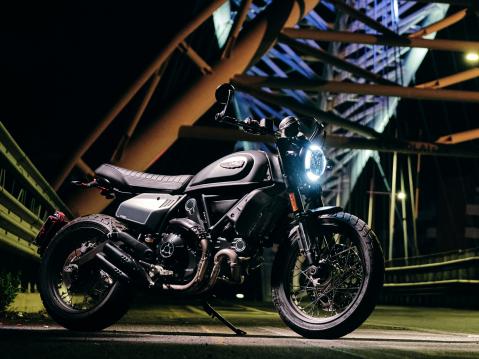 Ducati Scrambler Nightshift 2021.