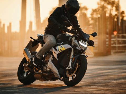 Uusi 2021 BMW S 1000 R.