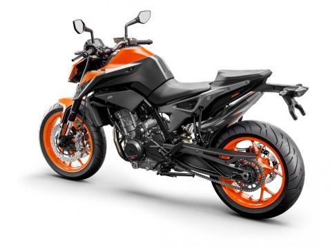 KTM:n uusi 890 Duke vuosimallia 2021.