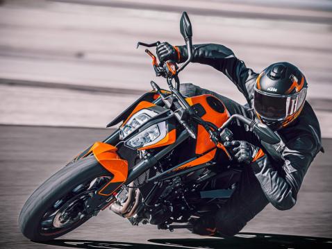 KTM:n uusi 890 Duke vuosimallia 2021.